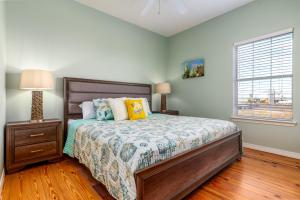 Coconut Breeze - 105 St Dennis