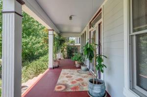 The Hummingbird Retreat by Stay Local Nashville