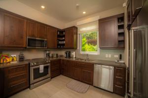 Miramar 4E 3 bdr Ocean View in Los Suenos