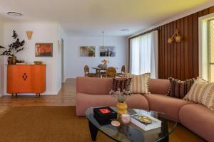 The Berry Bungalow for 6, Berry