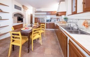 Awesome Home In Macerata