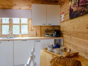 Halfmoon Wood - Ukc2194