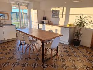 Gîte calme 4 chambres, terrasse privative, draps inclus - Germonville - FR-1-584-167