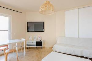 Sea & Sky Penthouse Residence