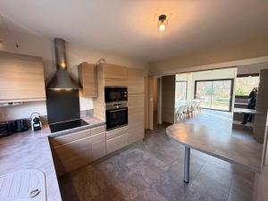 Spacieuse Villa entre forêt et golf, calme absolu - FR-1-590-589