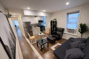 Next to Manhattan 2 Bedrooms Apartment - Subway 20 steps, Manhattan 1 Stop