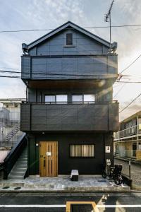 Chill Place 120 Ayase