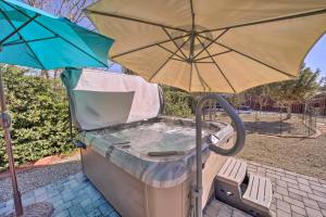 Modern Cowboy Retreat | Hot Tub | Saloon | Pets