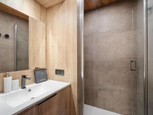 Appartement rénové skis aux pieds pour 7 personnes - FR-1-564-166