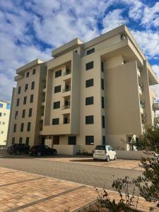 Azure Teuta apartment with balcony