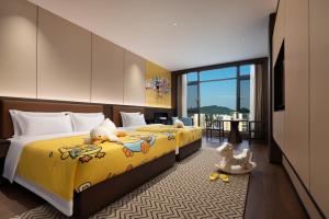 Yunmeng Riverview Hotel-Free pick up-inside the Fenghuang Ancient-English Service