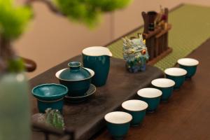 Yunmeng Riverview Hotel-Free pick up-inside the Fenghuang Ancient-English Service
