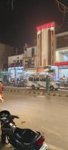 Shanti palace and restaurant Ayodhya 1500 mtr Sri Ram Mandir ,near ayodhya dham railway station