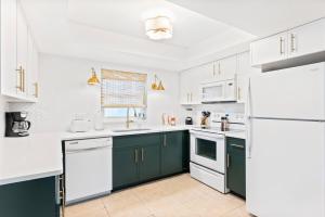 Cocoa Beach Club 206