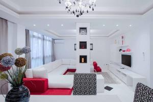 Londe du Lac - chic apartment with private suite