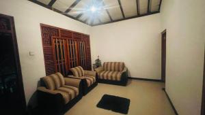 Moris Place