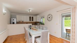 Villa Jelavic - Makarska by Villas Guide