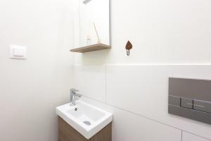 Three Bedroom Stylish Apt next to Acropolis