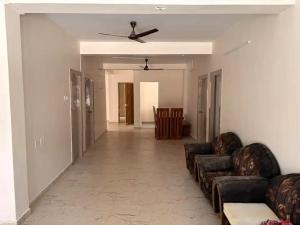 Grande Ellora 5BHK Fully Furnished Ground Floor Apartment,24x7 security complex, Rajarhat, Newtown