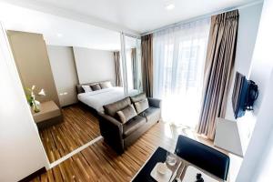 The Violin - Sriracha