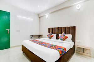 FabHotel Cyberhub Suits