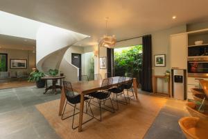 Ixora - Luxury Comfort 4BR Villa in the Heart of Canggu
