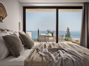The Sall Complex B - Sea View Suites, by ZanteWize