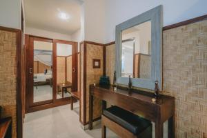 Frangipani Beach Hotel