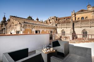 Ático con terraza y vistas únicas a la Catedral pleno centro de Granada
