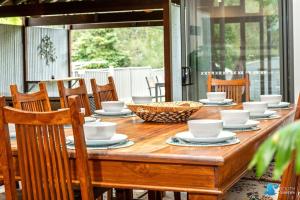 Spacious Coastal Retreat