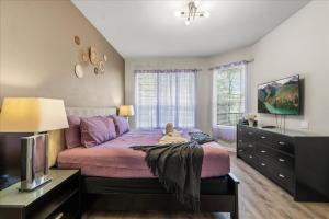 Large Family Retreat Pool BBQ Disney Parks Nearby