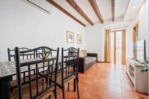 Portal del Carro 7 Junto a la Catedral