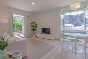 GuestHost - Lezzeno Beautiful View 1&2