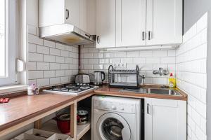 Cozy Nest Hideaway with AC near Grand Boulevard