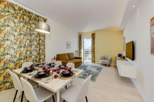 Desenzanoloft Garda Golden Sunrise official partner Homes and Villas By Marriott Bonvoy