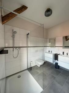 Pure Highlight Living - 10