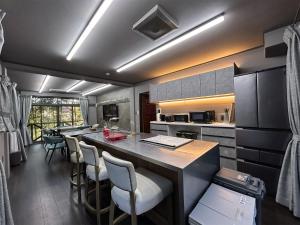 ファミーユ 一碧湖 湖近く 温泉 屋根付バーベキューテラス 1棟貸切宿 雨天対応