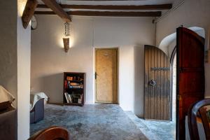 AT504 Rustic house with private pool