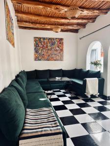 Maison de charme avec piscine et dépendances privées