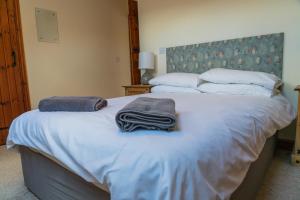 Canalside Cottage, 5 Folly Cottages, Napton