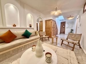 Kasbahbibi pool breakfast city center private