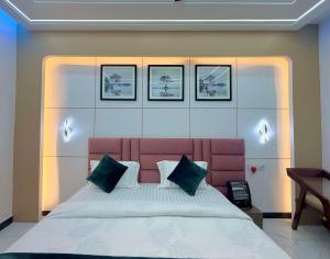 Royal Awadh Inn