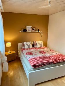 Grosse Ferienwohnung mit Gartentiny, nähe Thun und Interlaken