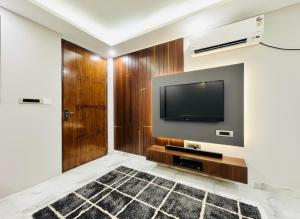 Hotel Grand villa by Signature Stayz Near IGI Airport