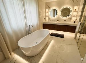 Hotel Grand villa by Signature Stayz Near IGI Airport