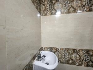 Hotel Shivans Near New Delhi Railway Station