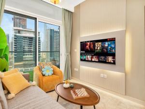 Modern 2BR with Full Burj Khalifa View