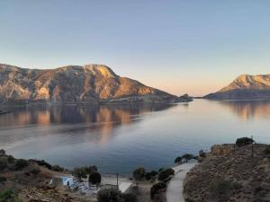 Skalia Mountain Sea Serenity