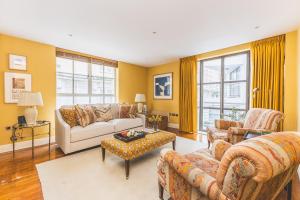Modern Mezzanine Apartment in Covent Garden