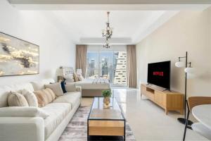 Spectacular Studio & 1 Bedroom Apartments